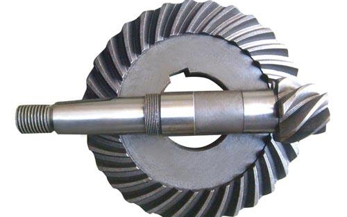 What is the assembly distance of the gear, and what should be the tolerance for its size?